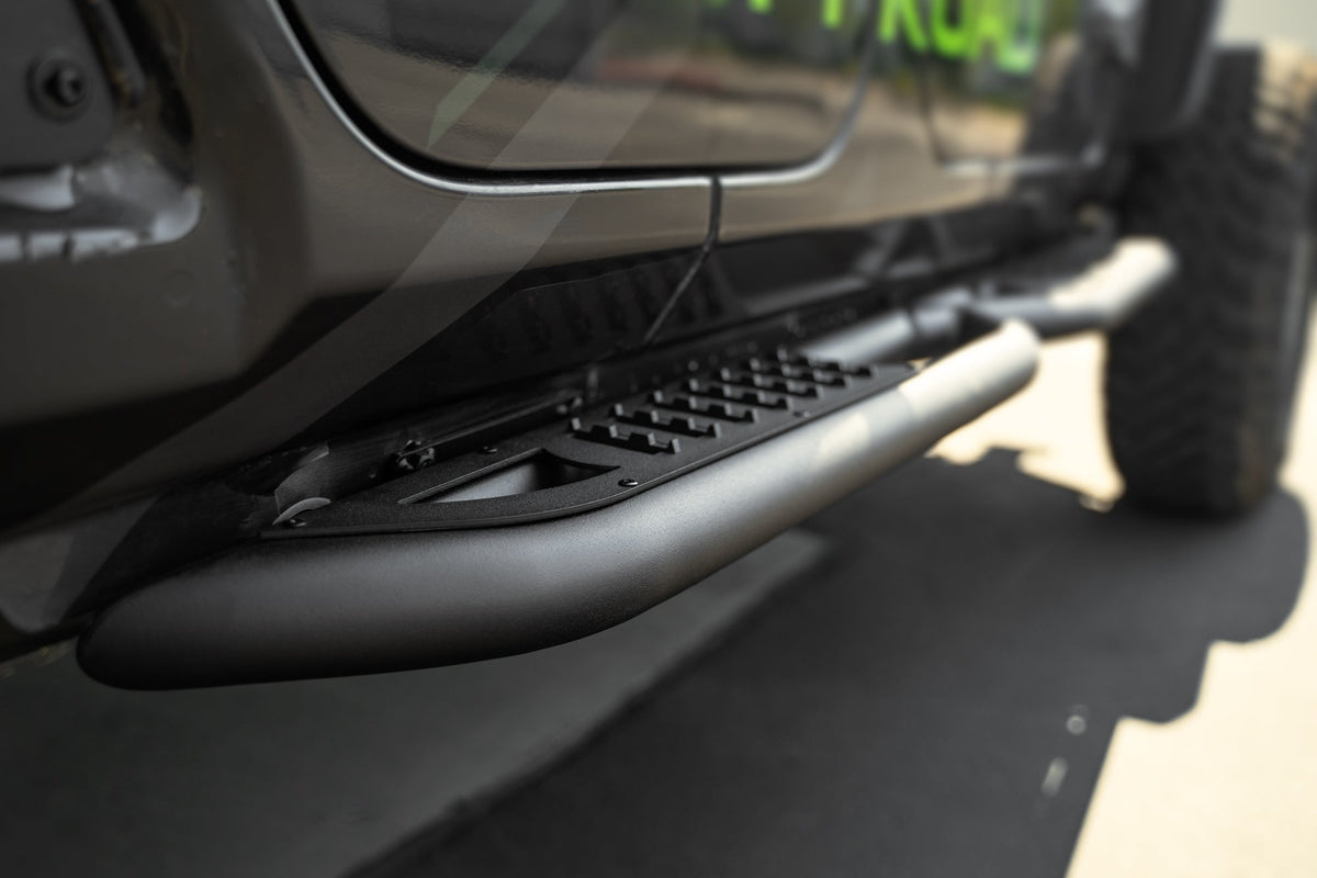 2018-2025 Jeep Wrangler JL | OE Plus 4-Door Side Steps