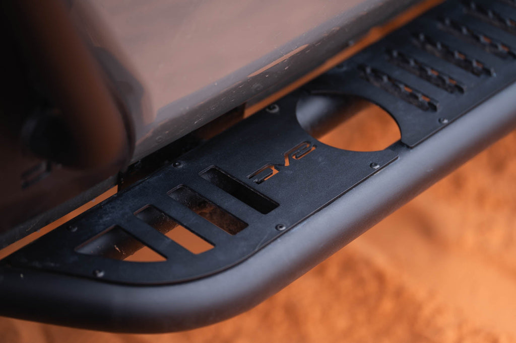 2018-2025 Jeep Wrangler JL | OE Plus 4-Door Side Steps