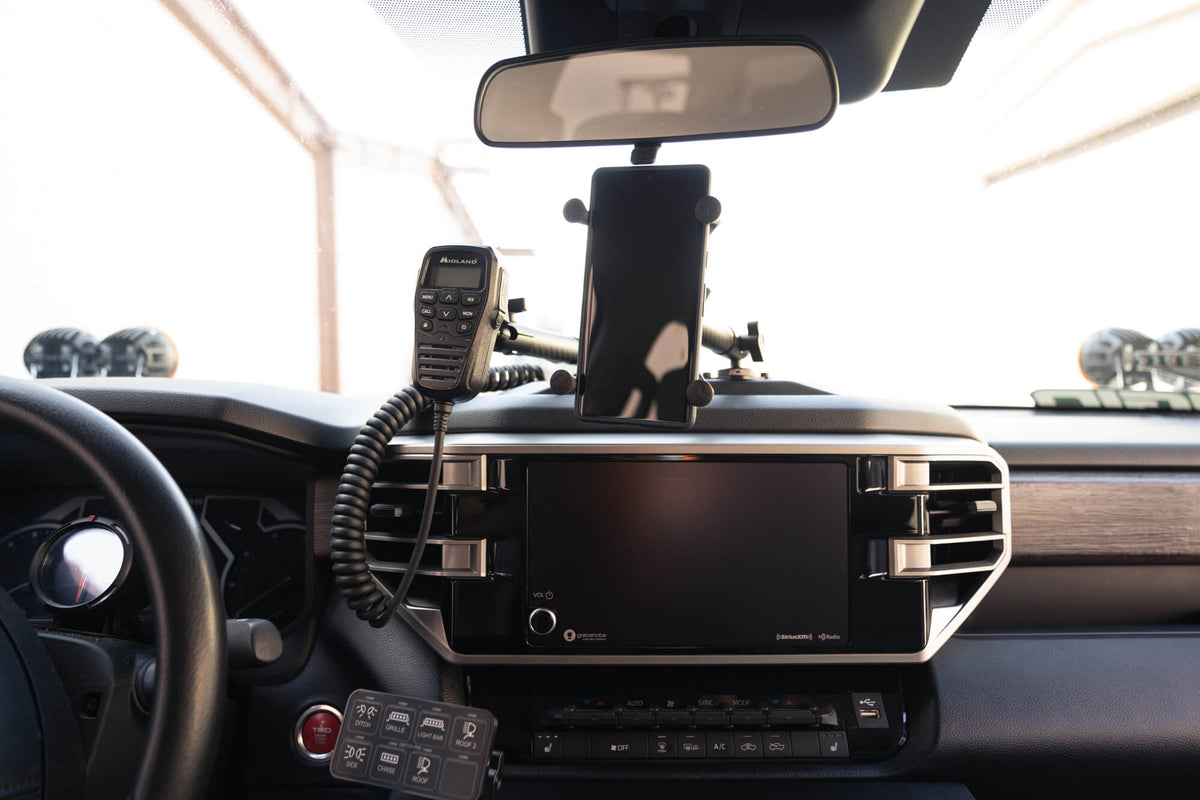 2022+ Toyota Tundra & 2023 Sequoia Digital Device Dash Mount