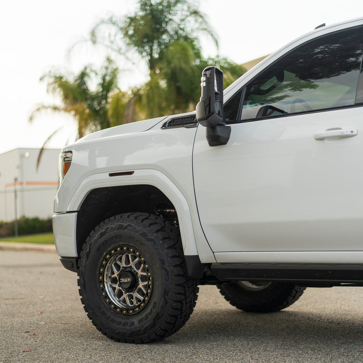Cognito 3-Inch Elite Leveling Kit with Elka 2.5 Reservoir shocks for 20-25 Silverado/Sierra 2500-3500 2WD-4WD Trucks