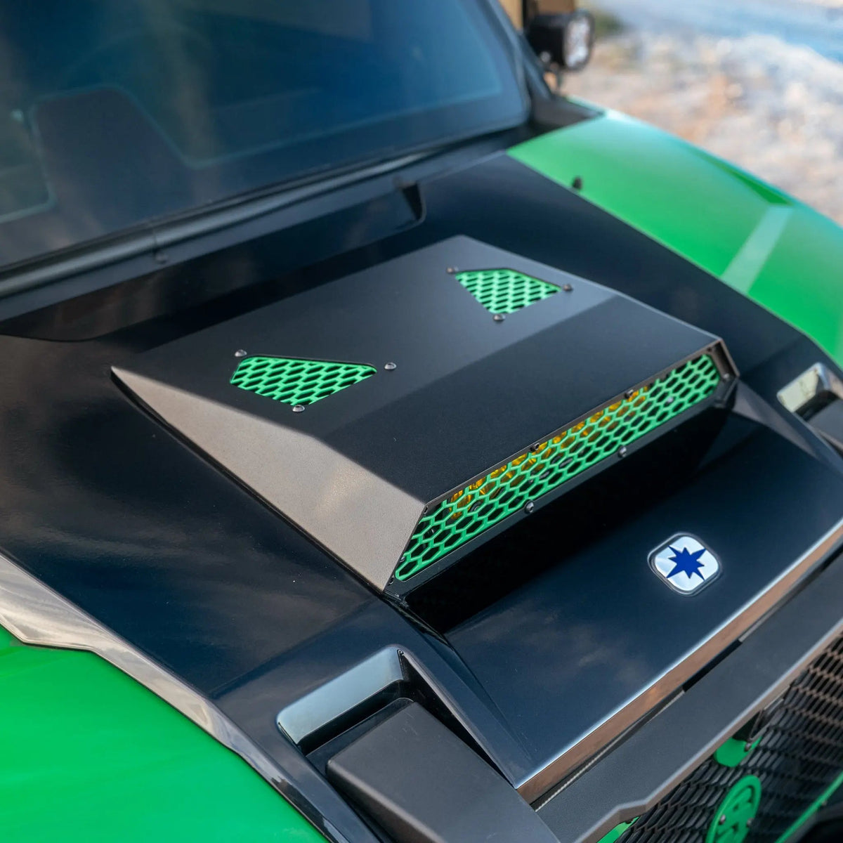 Polaris Xpedition Hood Mounted Light Bar Scoop