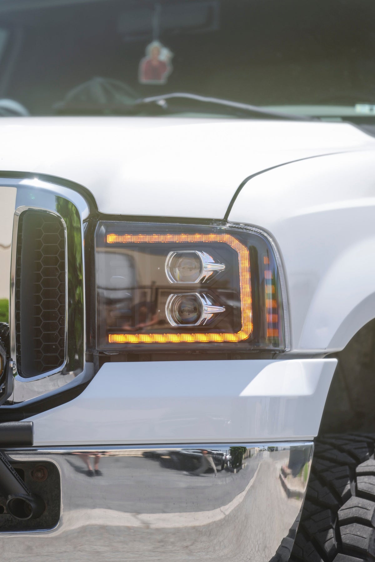 Alpha Rex 05-07 Ford Super Duty LUXX-Series LED Projector Headlights Black