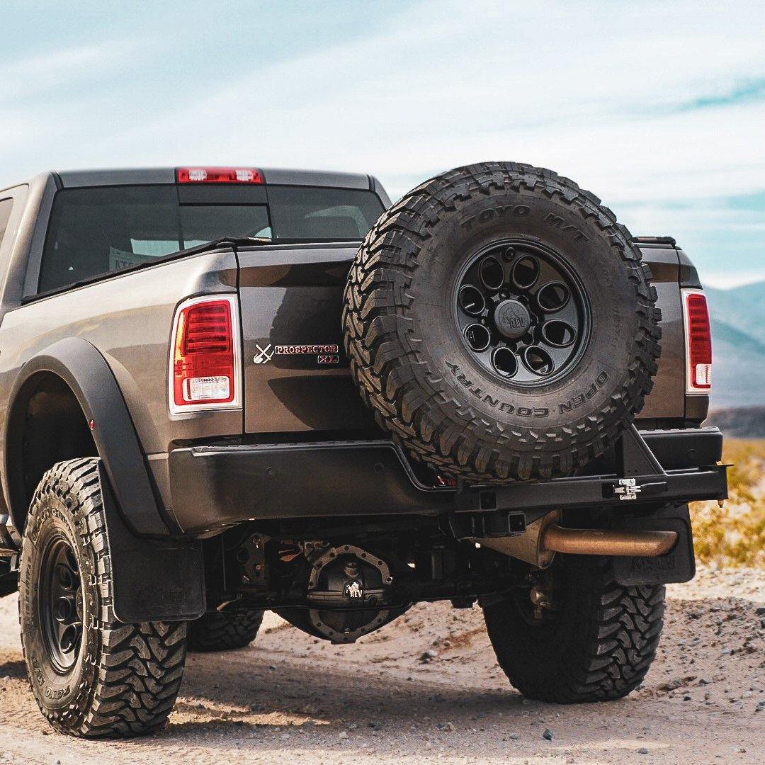 RIGd UltraSwing Hitch Carrier Mega-Fit