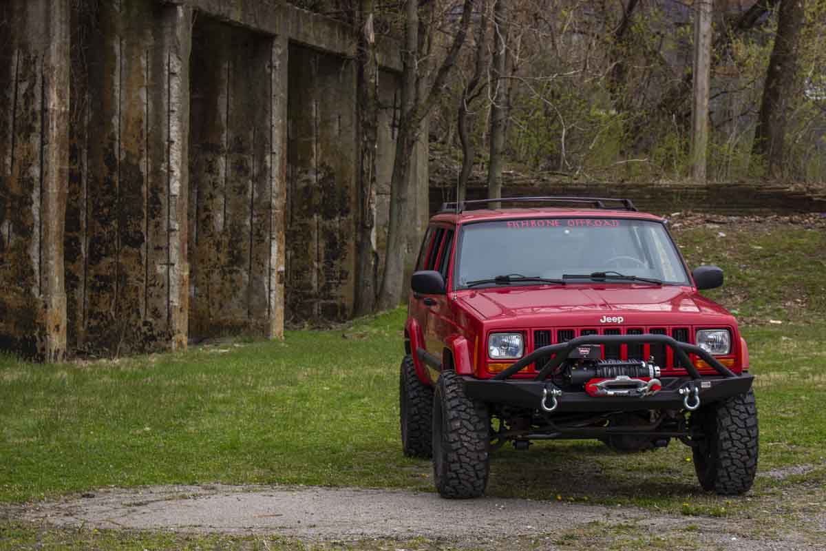 Fishbone Offroad Bullhead Front Winch Bumper with Grille Guard for 1984-2001 Jeep Cherokee FB22060