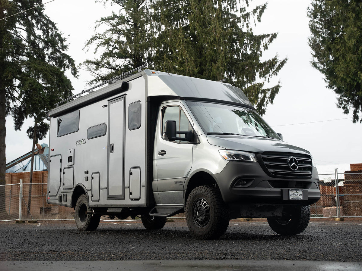 Winnebago Ekko Sprinter Side Steps