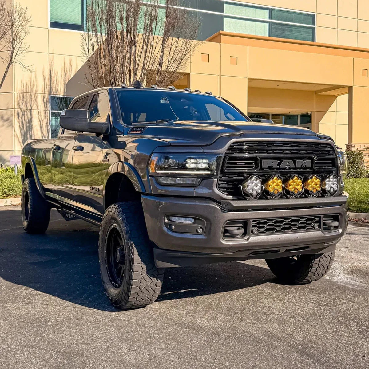Chassis Unlimited 2010-Current RAM HD Chase Light Mount – Front Curved Pod / Light Nerf Bar