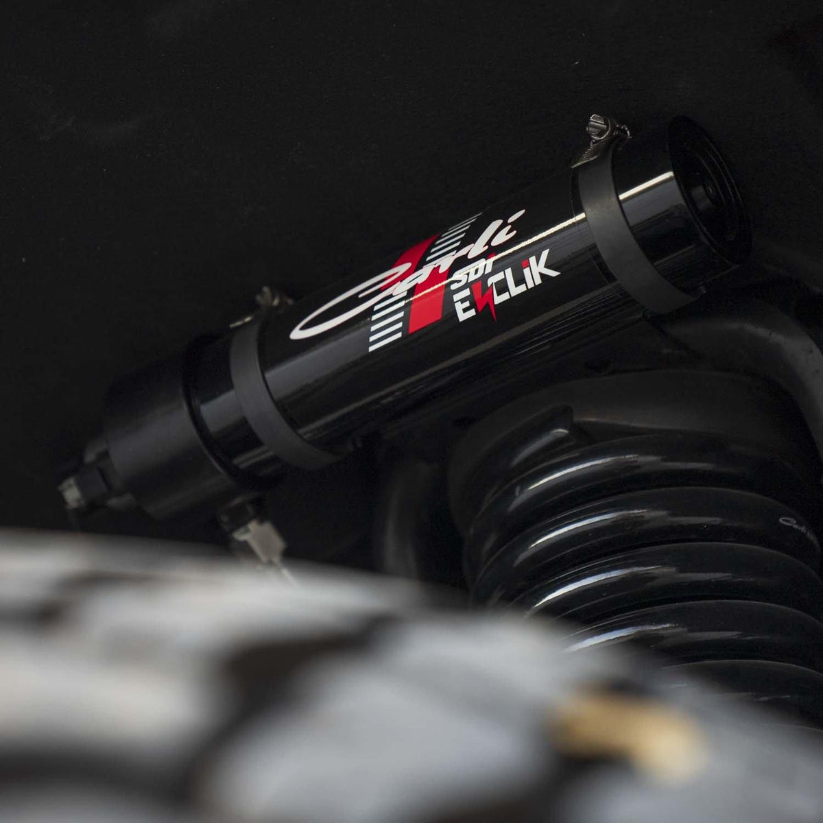 CARLI 2017-22 FORD SUPER DUTY E-VENTURE ELECTRONIC (4.5"/5.5" LIFT) SUSPENSION SYSTEM