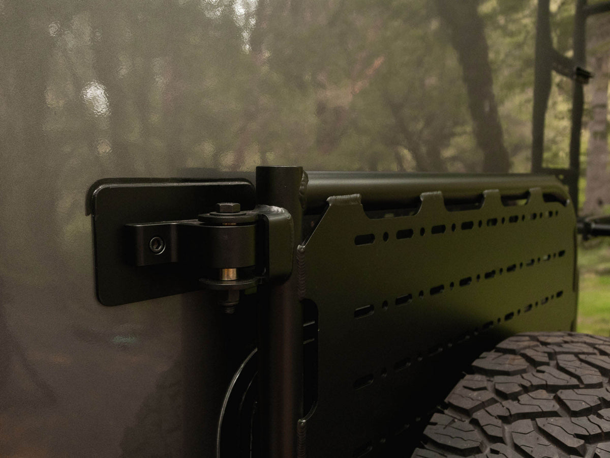 Winnebago Ekko Rear Bumper, Ladder, & Carrier Swing-Out System