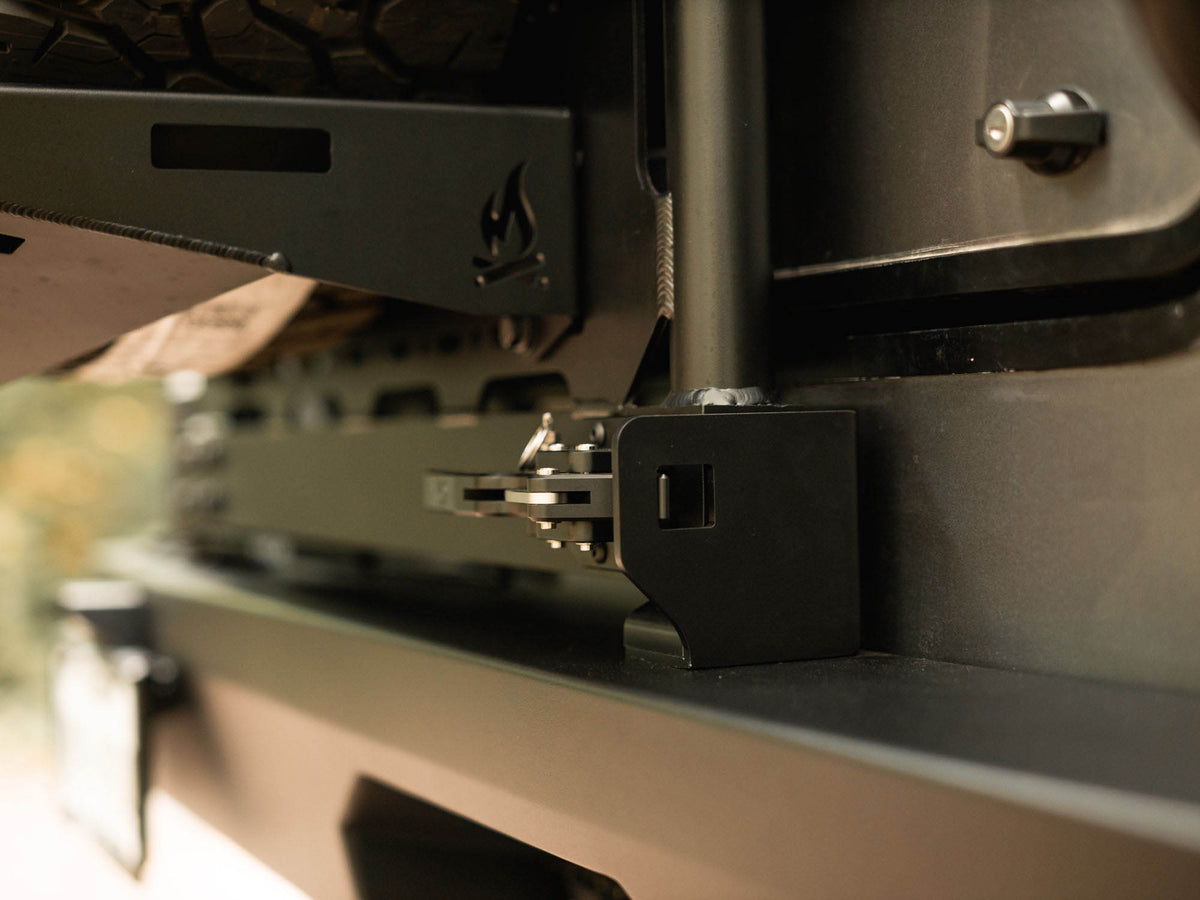 Winnebago Ekko Rear Bumper, Ladder, & Carrier Swing-Out System