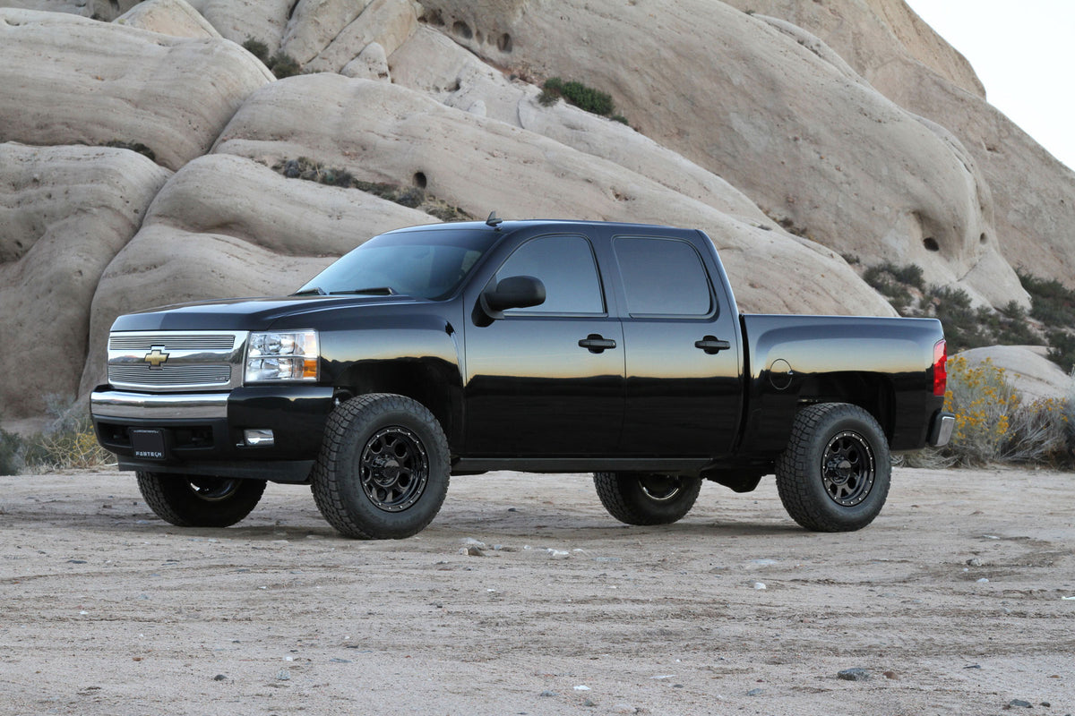 3″ Uniball UCA Lift Kit w/ Rear Stealth Shocks – K1062M