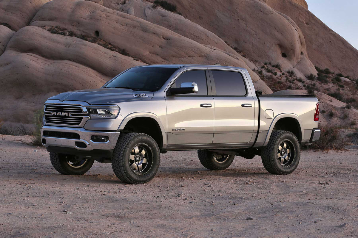 6″ Performance Lift Kit w/ Front Dirt Logic 2.5 Coilovers &amp; Rear Dirt Logic 2.25 Shocks – K3094DL