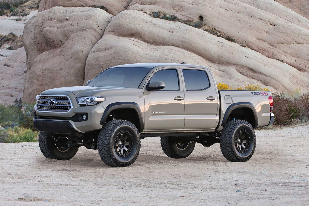 6" Performance System w/ Front Dirt Logic 2.5 Coilovers & Rear Dirt Logic Shocks - K7048DL