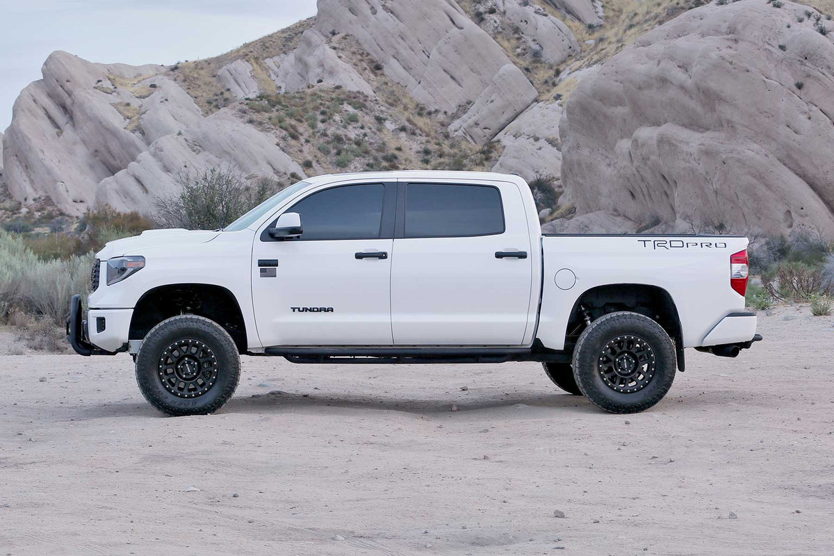 4″ Performance Lift Kit w/ Front Dirt Logic 2.5 Resi Coilovers & Rear Dirt Logic 2.25 Shocks – K7078DL